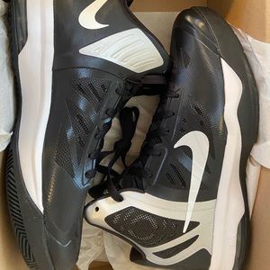 NIB Nike AirMax Sneakers size 11